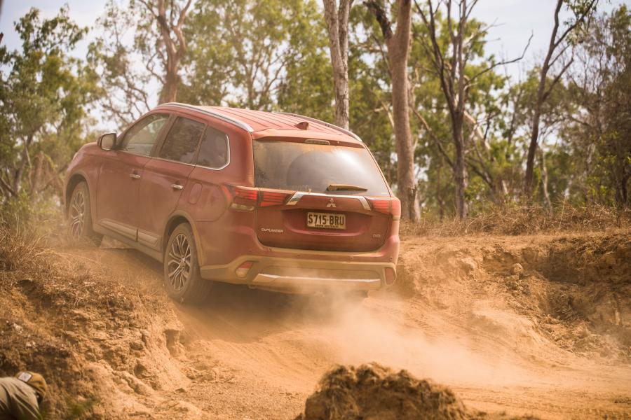  Mitsubishi Outlander 2015 года  (AU) (фото 14 из 40)